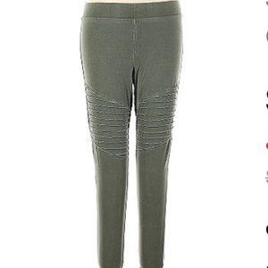 Green ribbed leggings